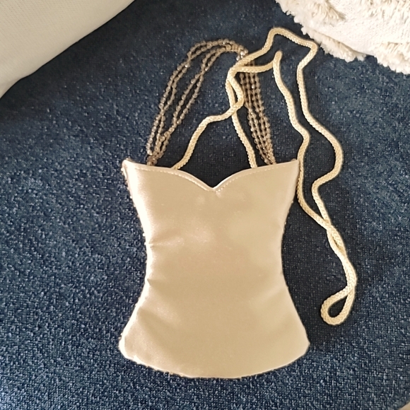 Satin Beaded and Rhinestone Gold Purse In Excellent Condition - Picture 2 of 4